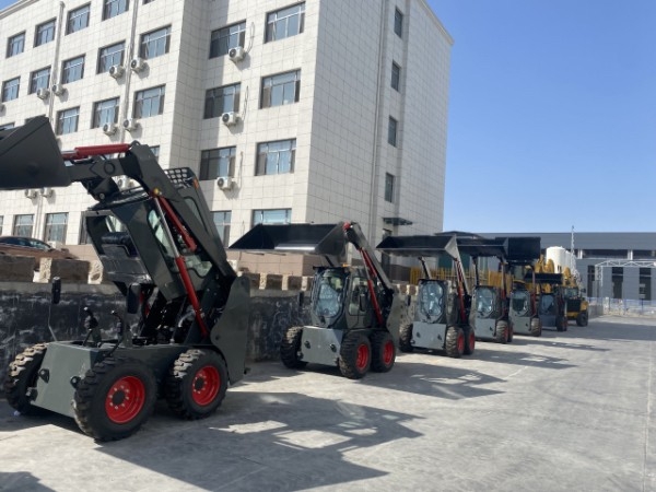WM321  滑移裝載機(jī) Skid Steering Loader